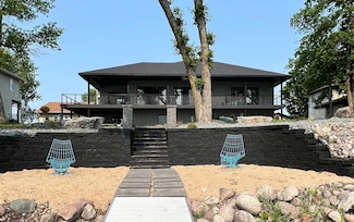 826 Shorewood Dr, Detroit Lakes, MN 56501