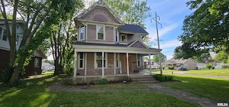 229 N 1st St, Vandalia, IL 62471
