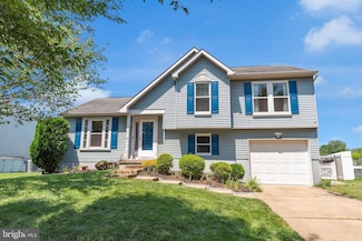 38 Hamilton Lakes Dr, Trenton, NJ 08619