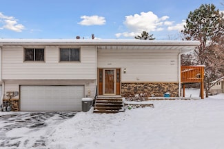 1645 Hickory Hill Dr, Saint Paul, MN 55122