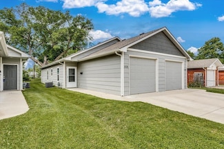 1523 S Edwards Ave, Wichita, KS 67213