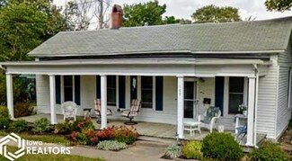 105 E Hempstead Ave, Fairfield, IA 52556