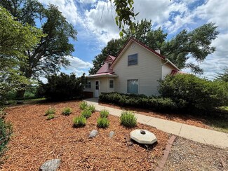 2297 Clover Ave, Perry, IA 50220