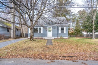 39 Monument Ave, Glens Falls, NY 12801