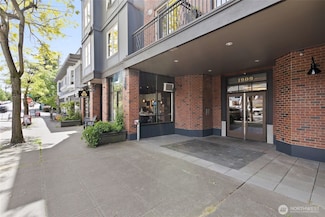 1909 10th Ave W Unit 203, Seattle, WA 98119