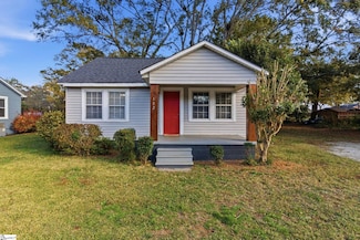 102 Milliken St, Laurens, SC 29360