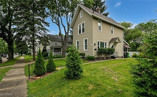 858 11th St NE, Massillon, OH 44646