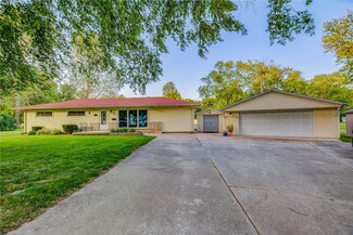 14 Montez Dr, Decatur, IL 62526