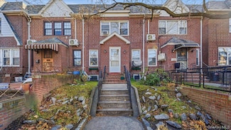 52-61 66th St, Flushing, NY 11378