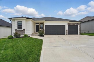 511 SW Hillside Dr, Grain Valley, MO 64029
