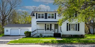 1315 W Stewart St, Owosso, MI 48867