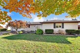 1556 Silver Lake Dr, Dayton, OH 45458
