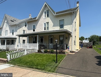 426 Maple St, Jenkintown, PA 19046