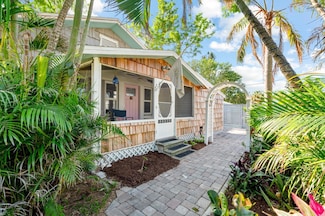 129 Avenida de Bahia, Nokomis, FL 34275
