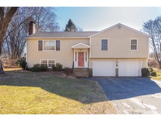 12 Glenwood Rd, Hampton Falls, NH 03844