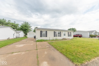 4620 Autumn Ridge Dr, Columbus, IN 47203
