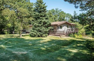 206 Island View Dr, Waverly, IA 50677