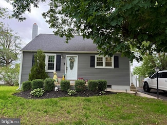 2 Reserve Ave, Delran, NJ 08075