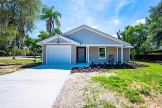 5050 16th St, Zephyrhills, FL 33542