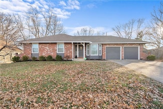 811 NE Mulberry St, Lees Summit, MO 64086