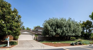 1061 Saint Joseph Ave, Los Altos, CA 94024