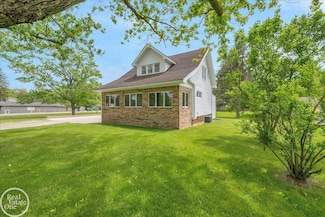4013 W Water St, Port Huron, MI 48060