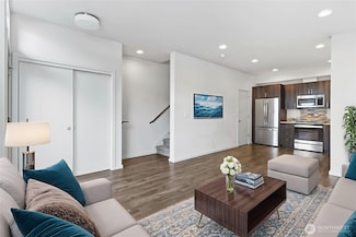 6917 Carleton Ave S Unit B, Seattle, WA 98108