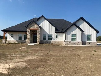2558 W Fm 1566, Celeste, TX 75423