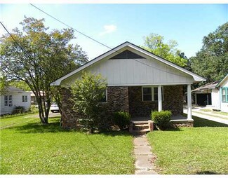 5507 Grierson St, Moss Point, MS 39563
