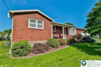 61 Sycamore St, Nazareth, PA 18064