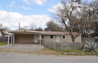 314 Peyton Ave, Alice, TX 78332