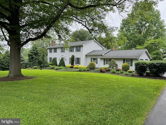 22 Lisa Rd, Reading, PA 19608