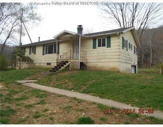 154 Blue Creek Rd, Elkview, WV 25071