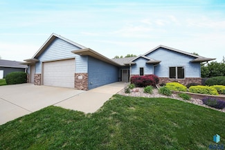 212 S Augusta Ave, Brandon, SD 57005