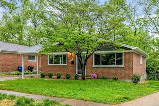 1548 Park Way Dr, Saint Louis, MO 63130