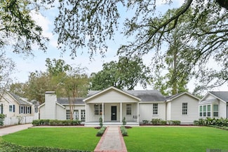 1624 Country Club Dr, Baton Rouge, LA 70808