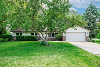 6507 Barkridge Rd, Roscoe, IL 61073