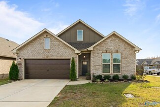 26256 Kennesaw Bluff Dr, Athens, AL 35613