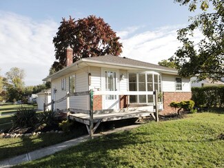 12614 W Pleasant Valley Rd, Parma, OH 44130