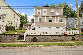 28 W High St, New London, CT 06320