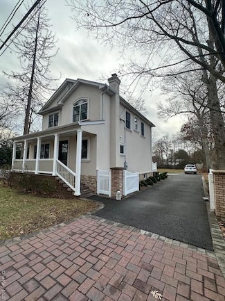 26 Radio Ave, Miller Place, NY 11764