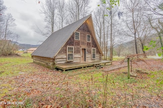 103 Rockhouse Ln, Briceville, TN 37710