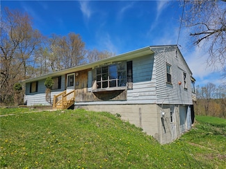 8 Cross Rd, Elmira, NY 14901