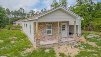 6781 Joy St, Bagdad, FL 32583