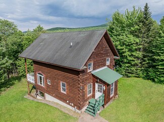 60 Johnson Ln, Colebrook, NH 03576