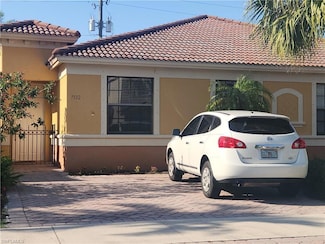 7512 Bristol Cir, Naples, FL 34120