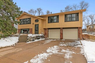 3411 Redwing Dr, Bellevue, NE 68123