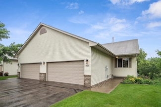 501 Meadow Ln, Young America, MN 55397