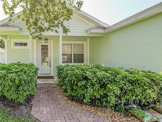 310 Briarcliff Cir, Sebastian, FL 32958