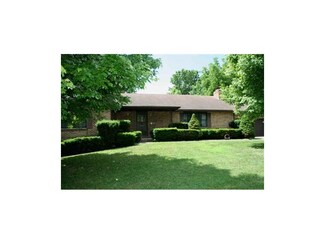 106 Medallion Dr, Sweet Springs, MO 65351